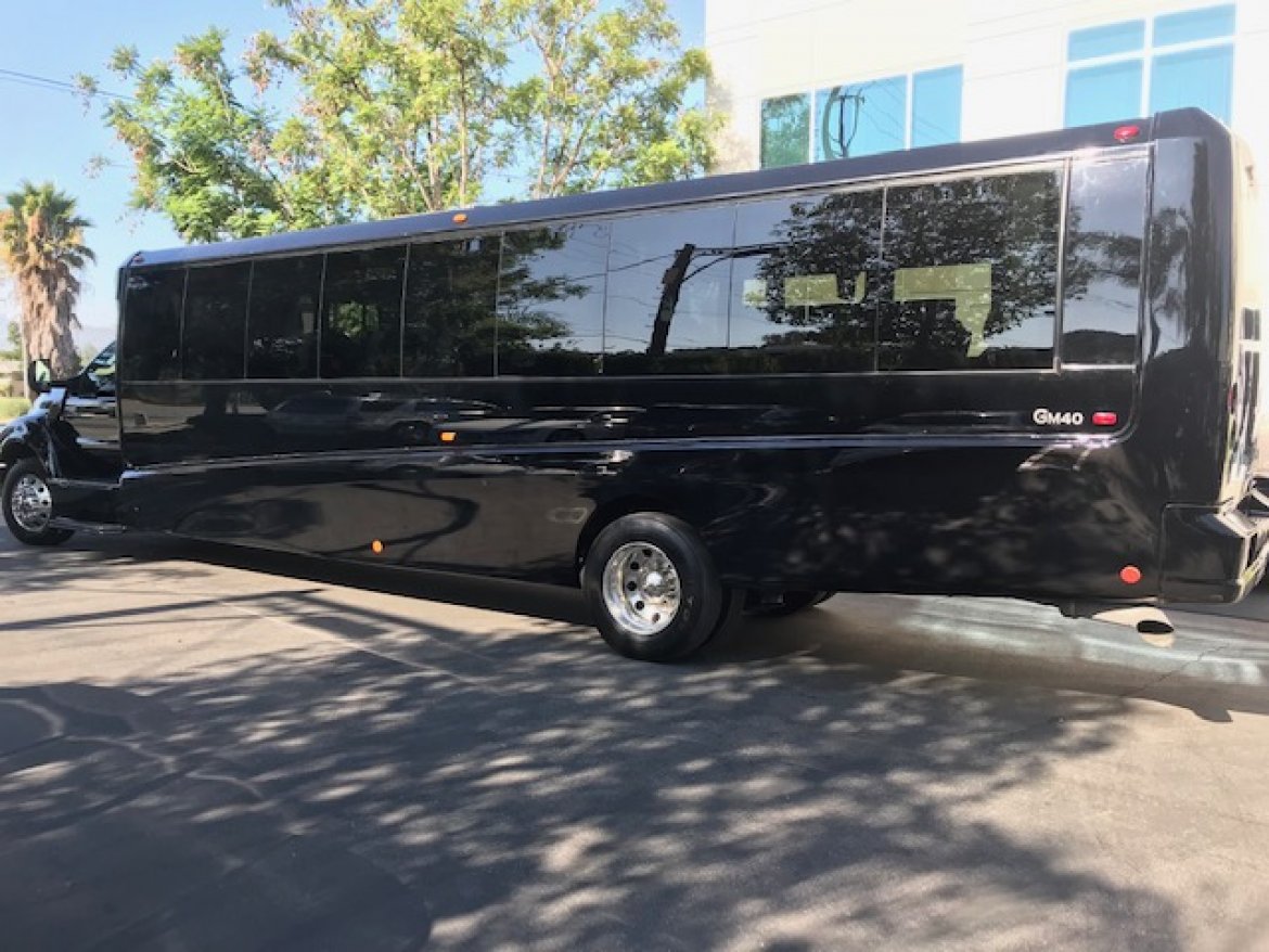 Executive Shuttle for Sale in Riverside, CA - Photo 12