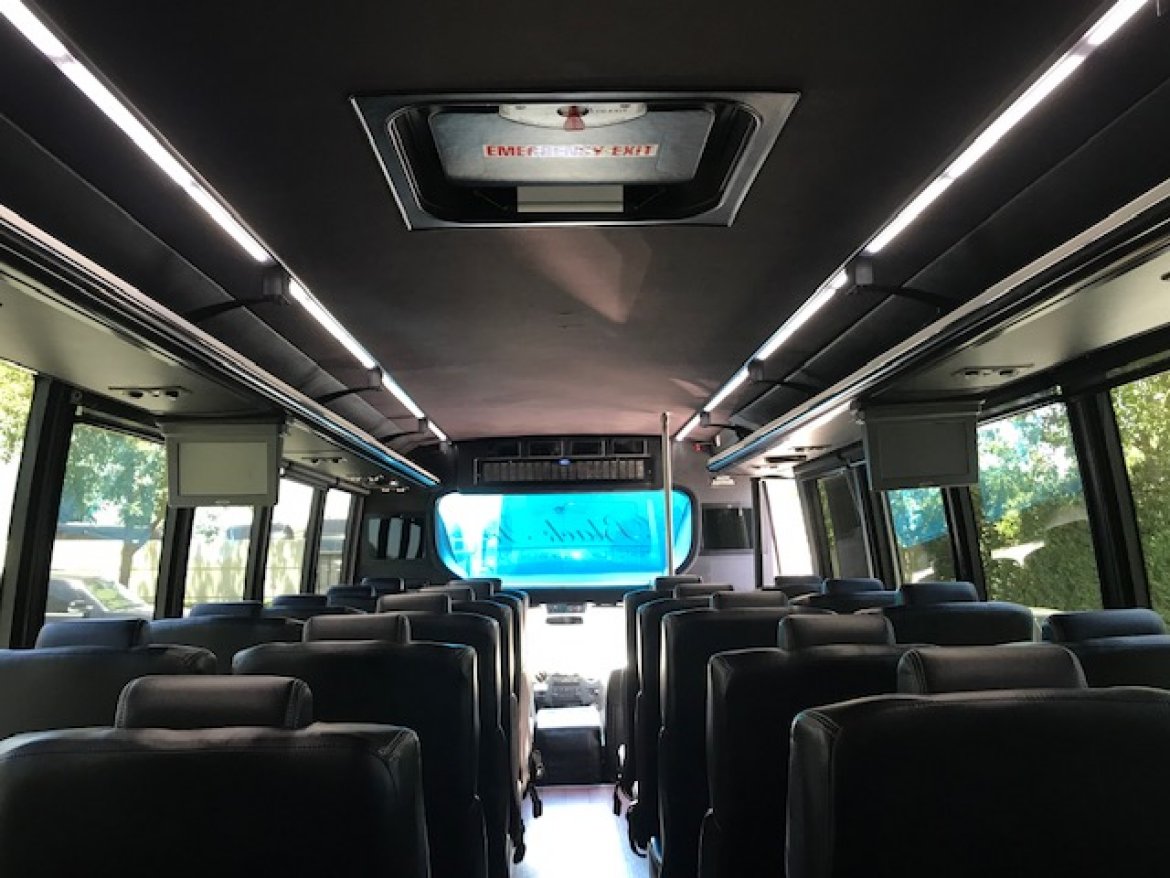 Executive Shuttle for Sale in Riverside, CA - Photo 13
