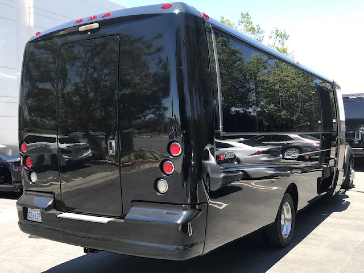 Executive Shuttle for Sale in Riverside, CA - Photo 7