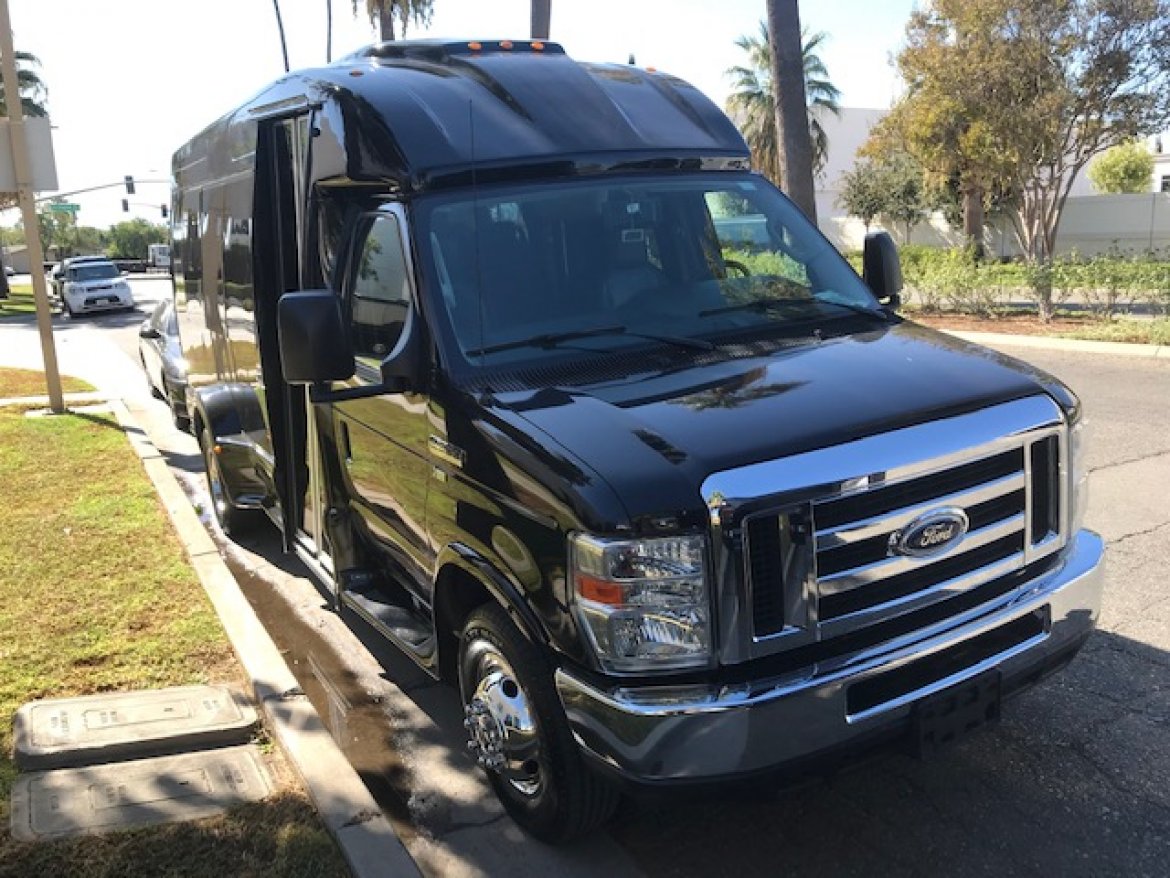 Executive Shuttle for Sale in Riverside, CA - Main Photo