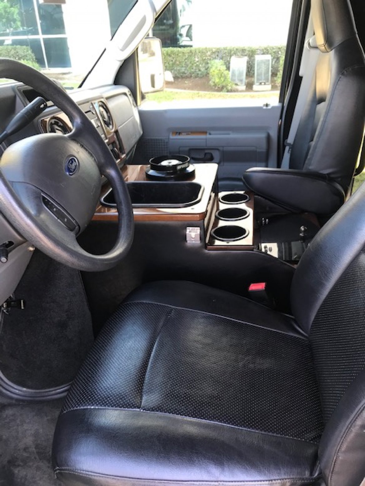 Executive Shuttle for Sale in Riverside, CA - Photo 6