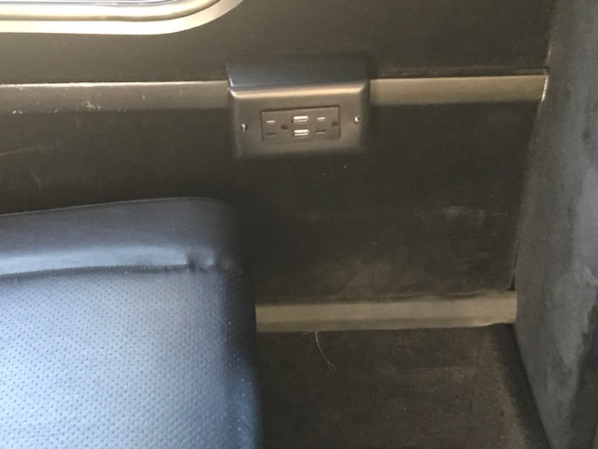 Executive Shuttle for Sale in Riverside, CA - Photo 14