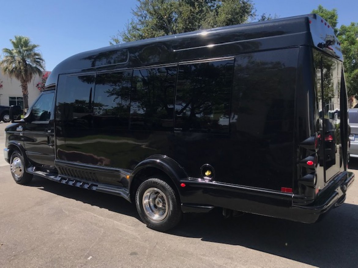 Executive Shuttle for Sale in Riverside, CA - Photo 4