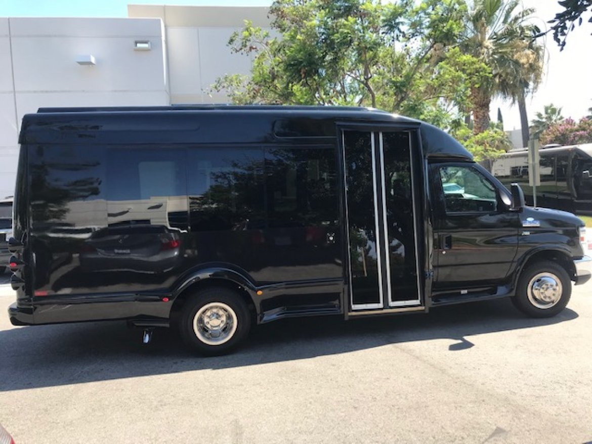 Executive Shuttle for Sale in Riverside, CA - Photo 6