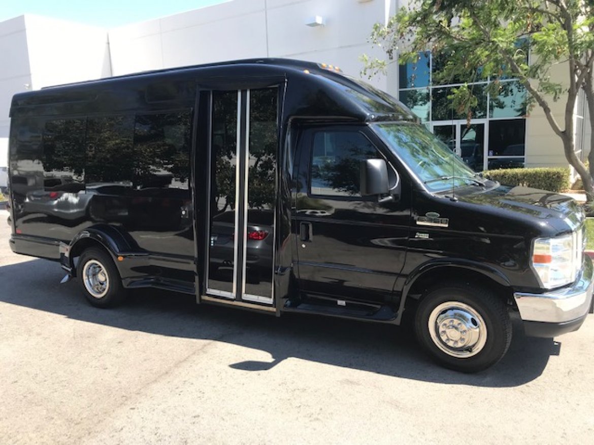 Executive Shuttle for Sale in Riverside, CA - Photo 2