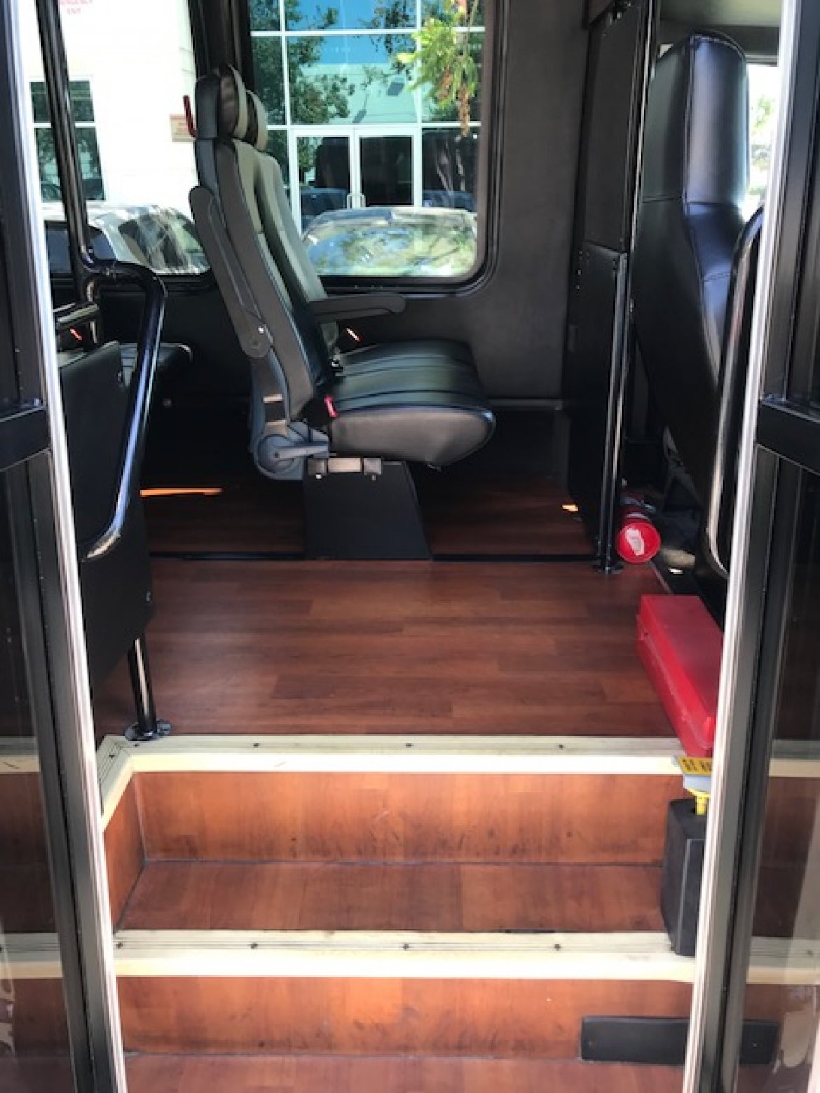 Executive Shuttle for Sale in Riverside, CA - Photo 11