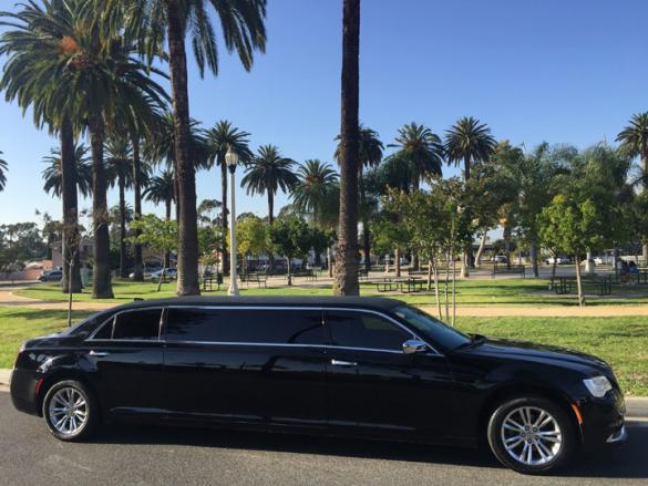 2015 Chrysler 300 Limousine for Sale in Los Angeles, CA - Photo 2