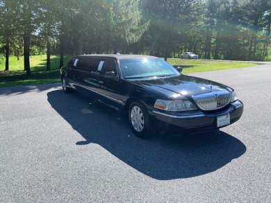 2006 Lincoln Town Car Limousine for Sale in Leesport, PA - Photo 2