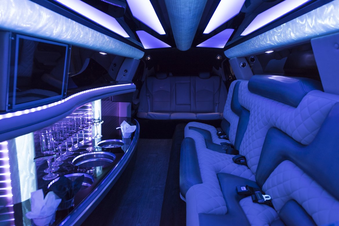 Limousine for Sale in Cincinnati, OH - Photo 4