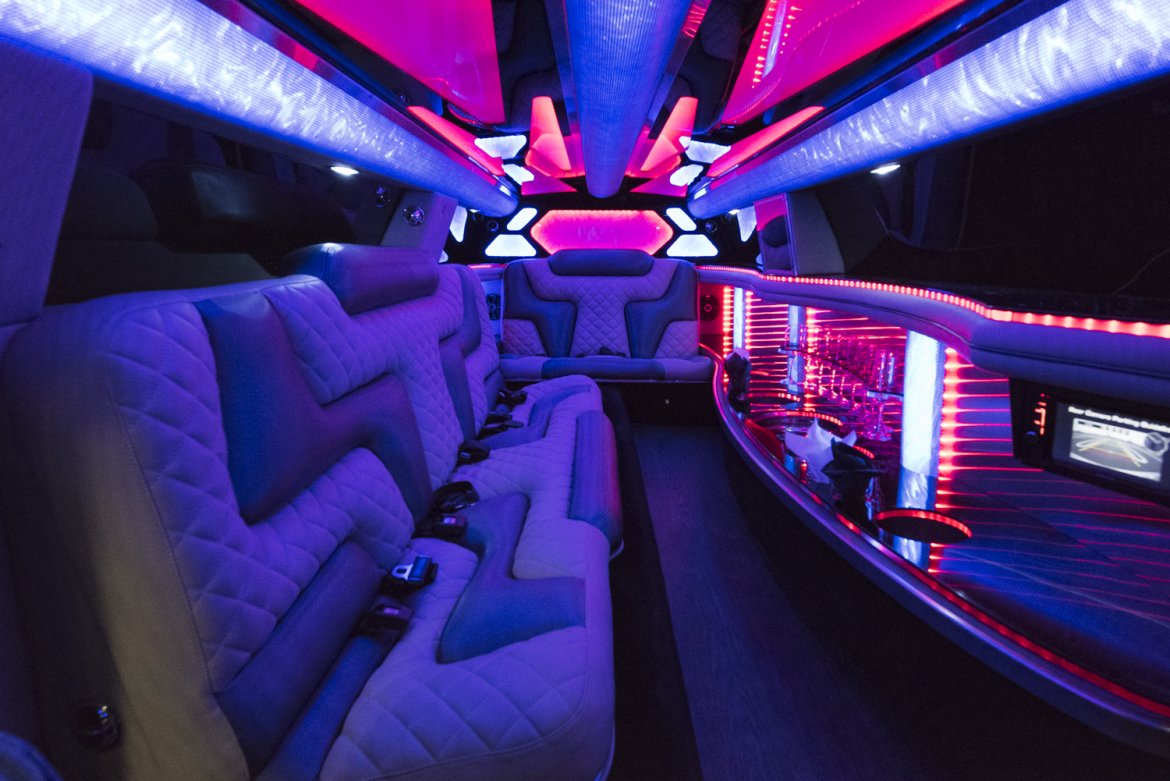 Limousine for Sale in Cincinnati, OH - Photo 6
