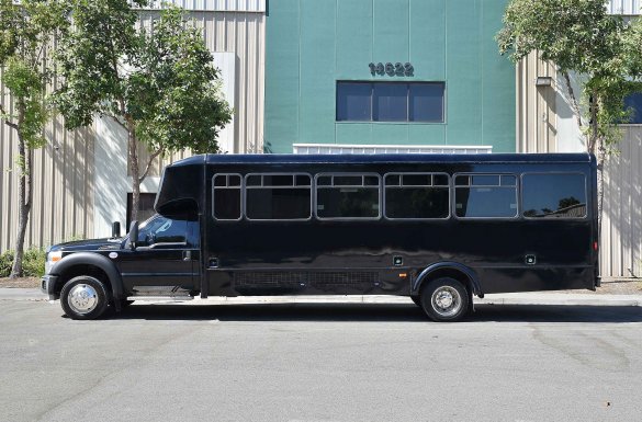 2011 Ford F-550 Limo Bus for Sale in Fontana, CA - Photo 3
