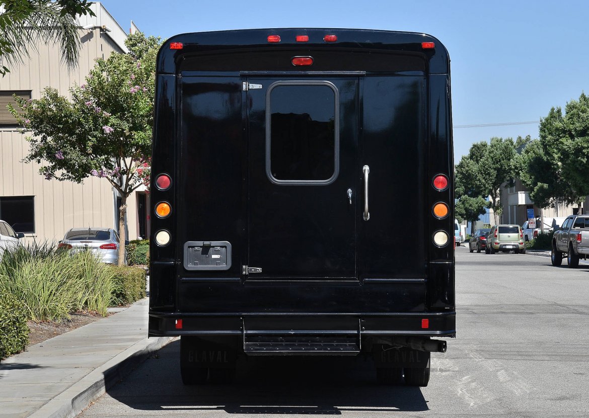 Limo Bus for Sale in Fontana, CA - Photo 9