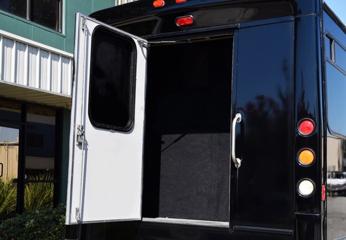Limo Bus for Sale in Fontana, CA - Photo 8