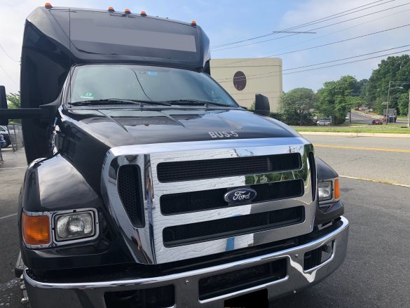 2013 Ford F650 Executive Shuttle for Sale in Oaklyn, NJ - Photo 3