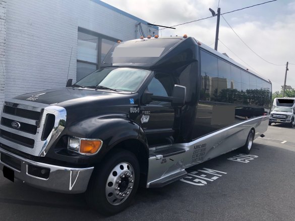 2013 Ford F650 Executive Shuttle for Sale in Oaklyn, NJ - Photo 2
