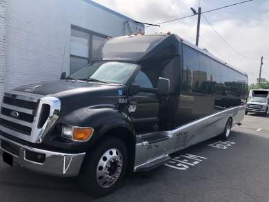 2013 Ford F650 Executive Shuttle for Sale in Oaklyn, NJ - Photo 2