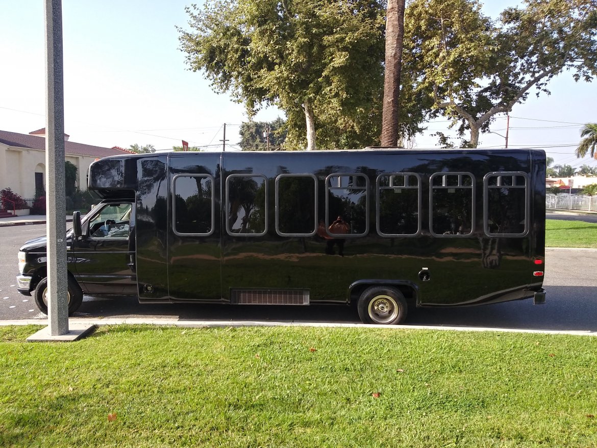 Limo Bus for Sale in Los Angeles, CA - Photo 16
