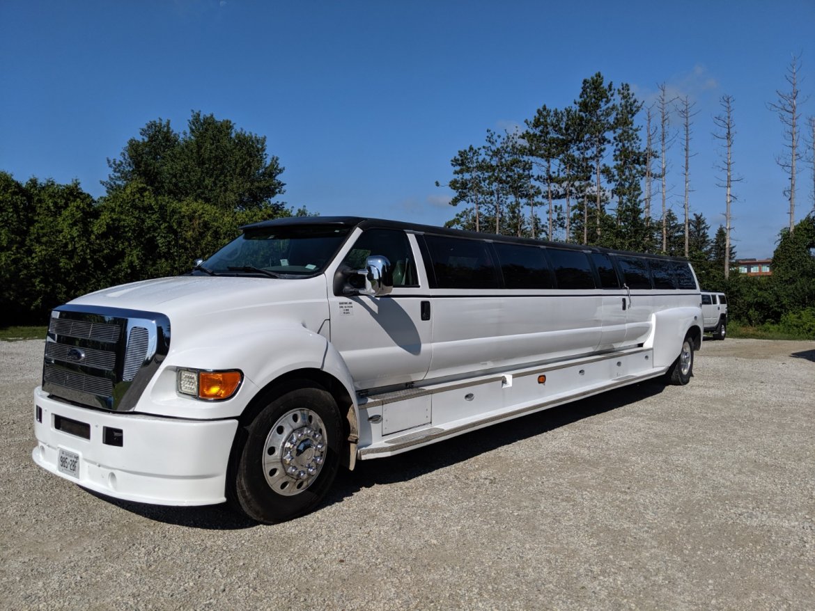 SUV Stretch for Sale in Brampton, ON - Photo 2