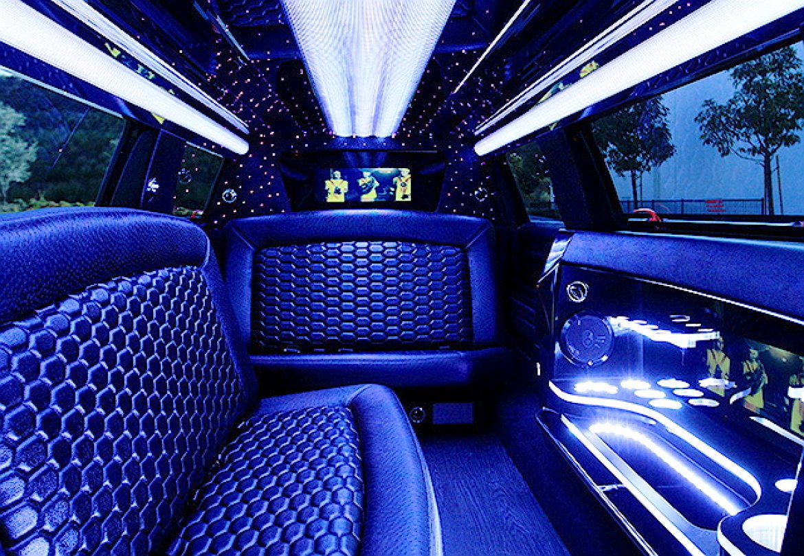 Limousine for Sale in oaklyn, NJ - Photo 14
