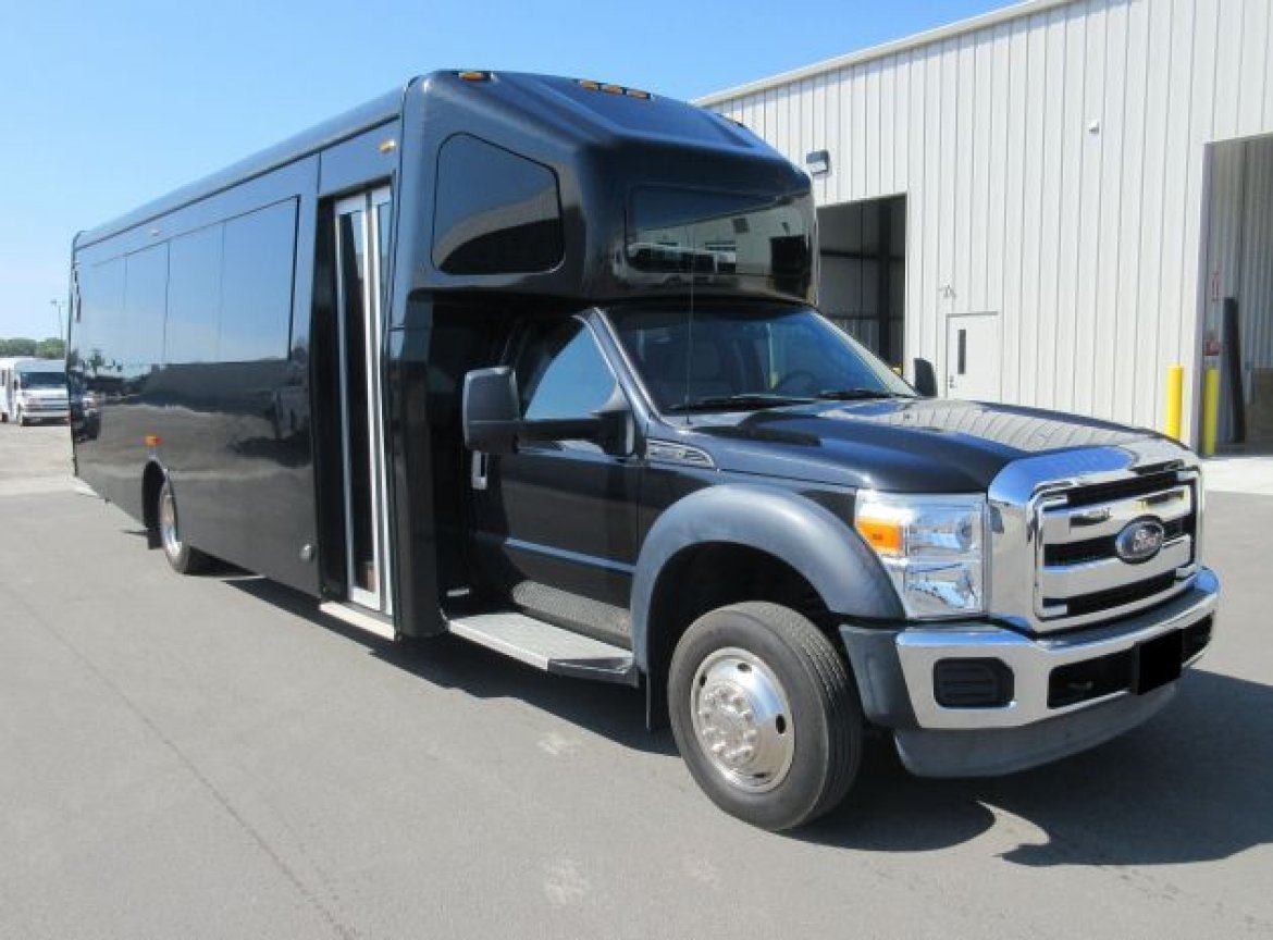 Limo Bus for sale: 2013 Ford F550 6.8L V8 25-Passenger LimoBus by Ameritrans
