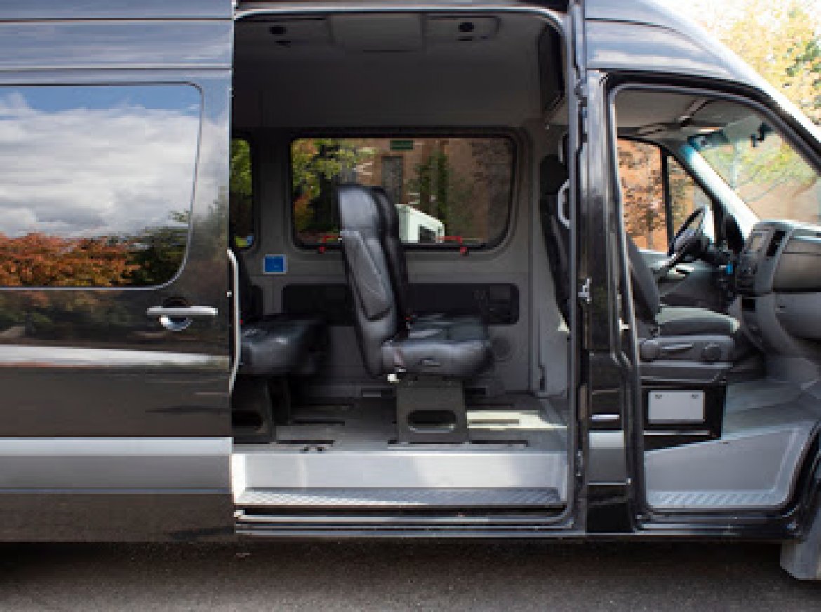 CEO SUV Mobile Office for Sale in Teterboro, NJ - Photo 8