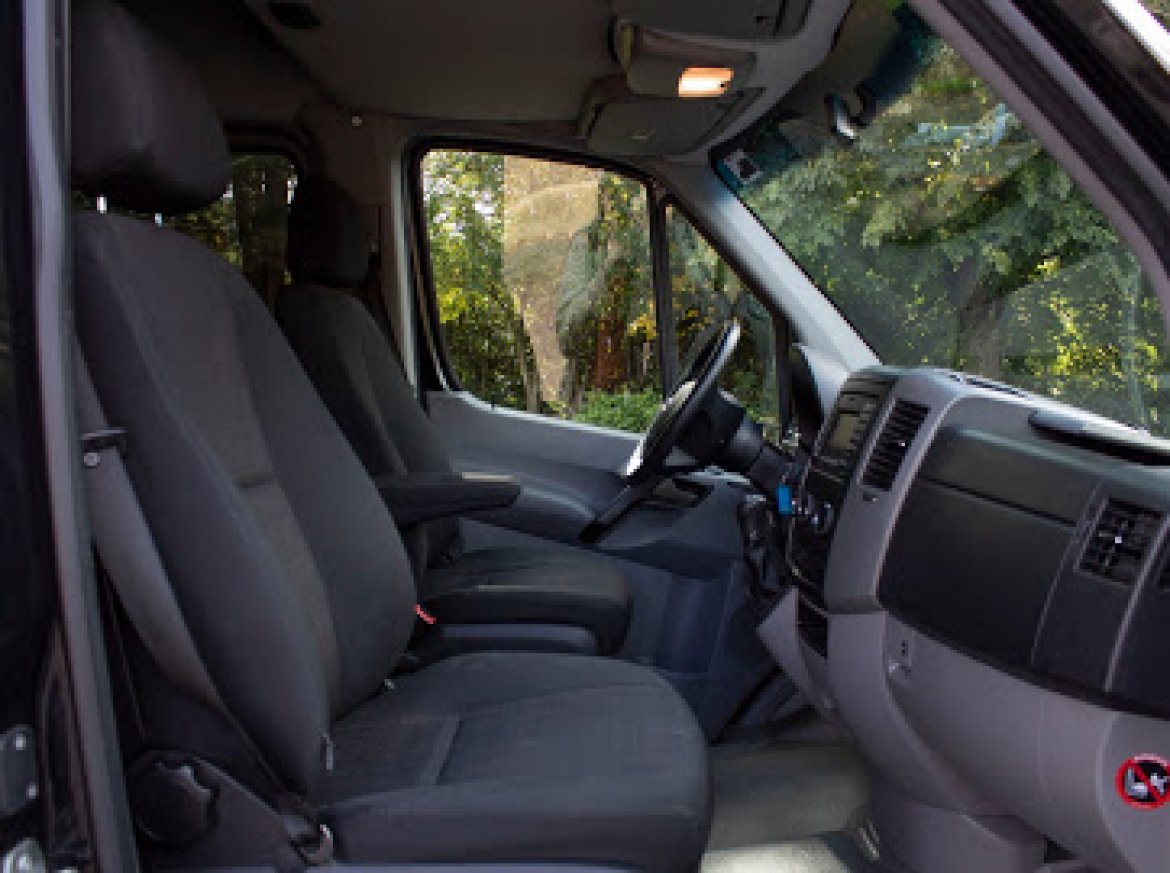 CEO SUV Mobile Office for Sale in Teterboro, NJ - Photo 9