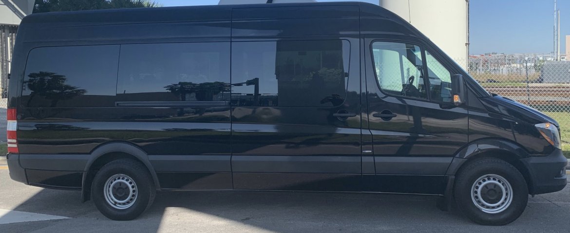 CEO SUV Mobile Office for Sale in Teterboro, NJ - Photo 14