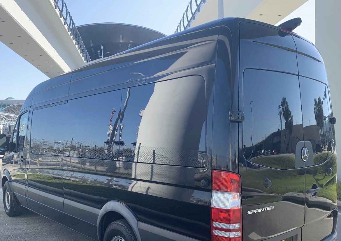 CEO SUV Mobile Office for Sale in Teterboro, NJ - Photo 11