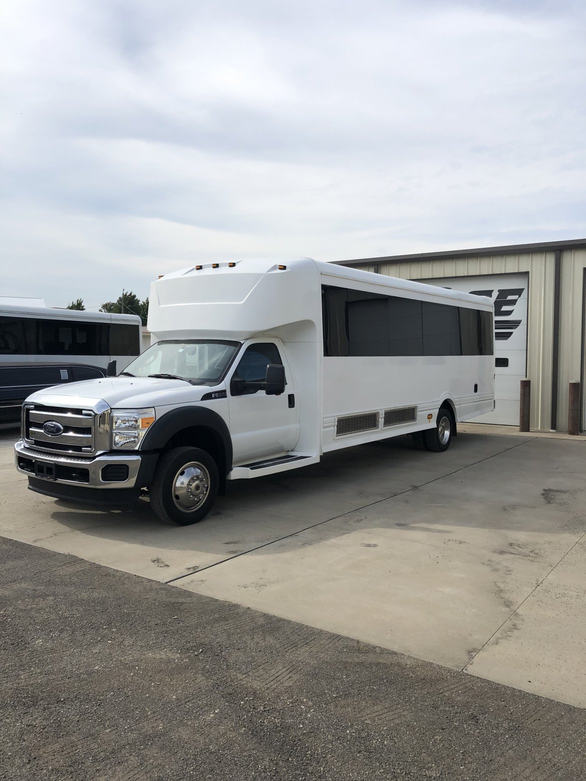Limo Bus for Sale in NORTH EAST, PA - Photo 3