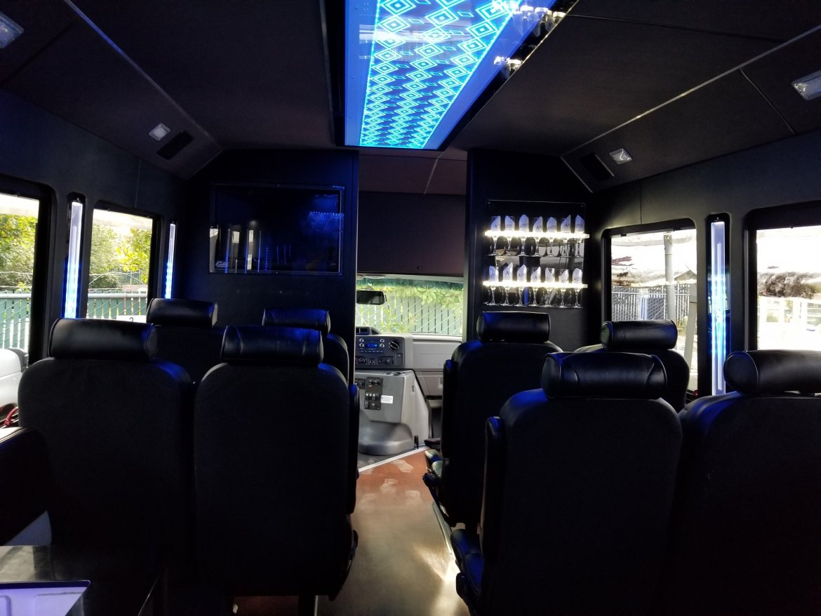 Limo Bus for Sale in NORTH EAST, PA - Photo 9