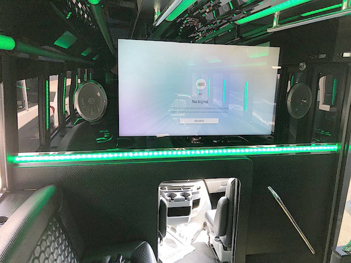 Limo Bus for Sale in oaklyn, NJ - Photo 9