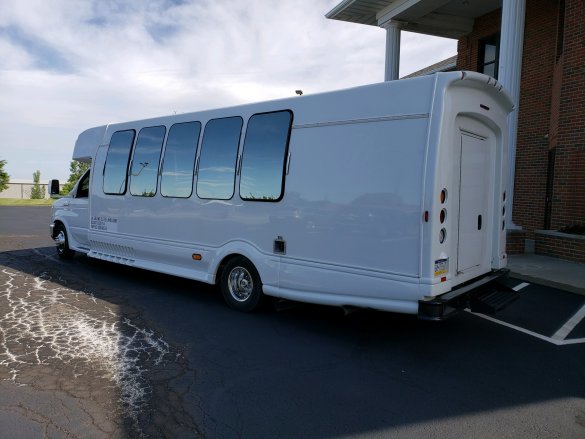 2008 Ford E-450 Limo Bus for Sale in North East, PA - Photo 3