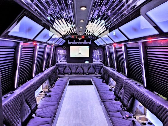 2019 Ford f450 Limo Bus for Sale in springfield, MO - Photo 2