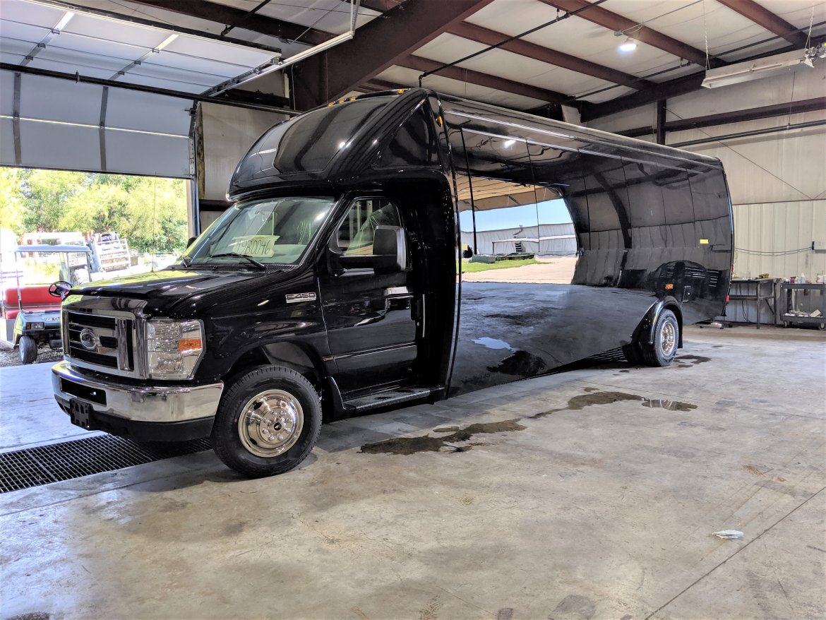 Limo Bus for Sale in springfield, MO - Photo 6