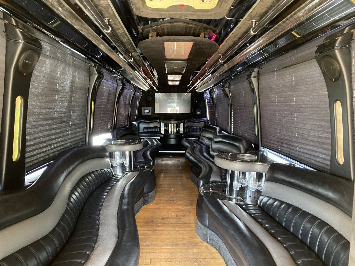 Limo Bus for Sale in Westport, MA - Photo 10