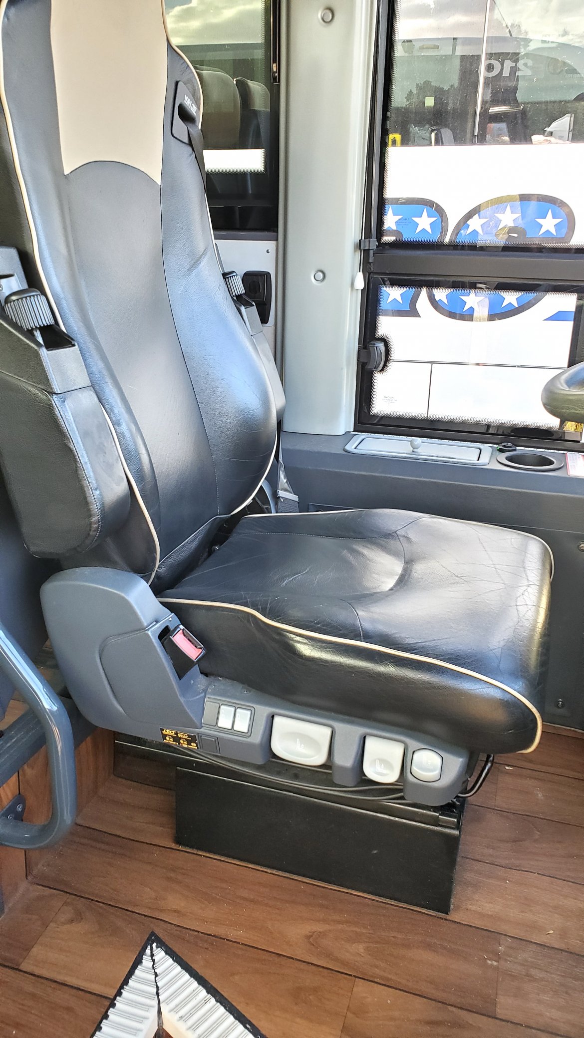 Motorcoach for Sale in oaklyn, NJ - Photo 11