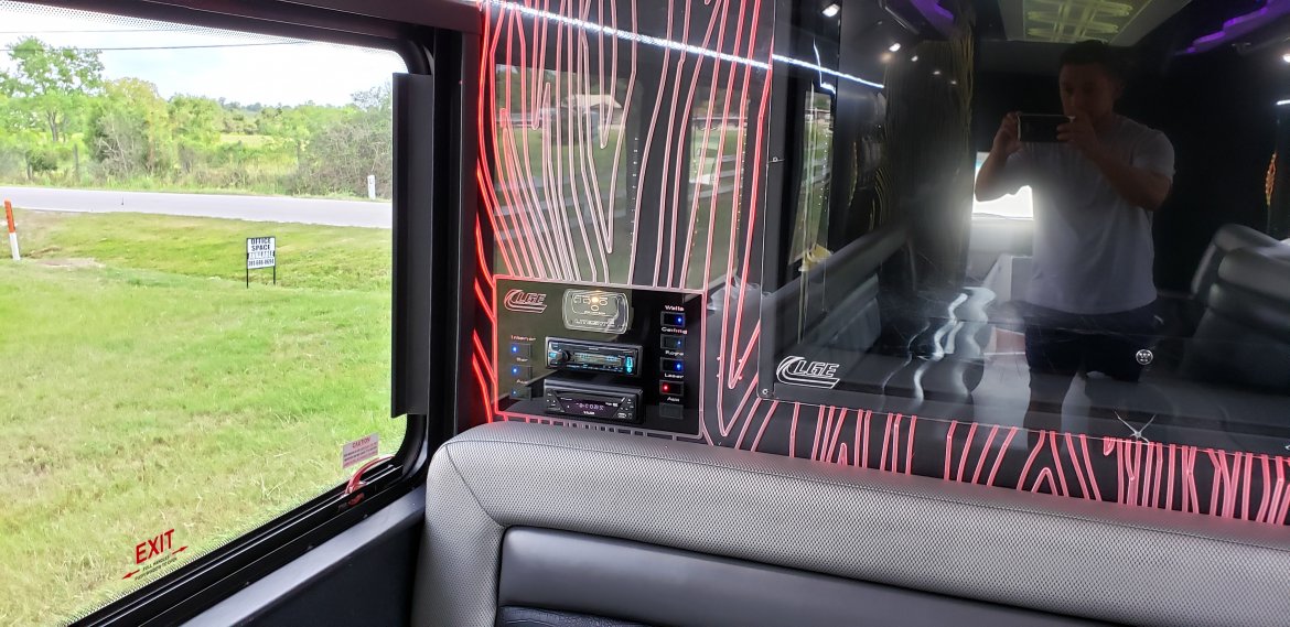 Limo Bus for Sale in Houston, TX - Photo 14