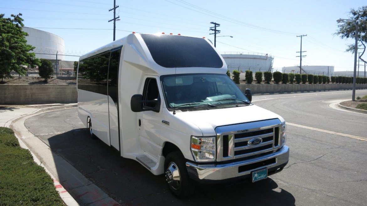 Shuttle Bus for sale: 2018 Ford E-450 Super Duty by Executive Bus Builders