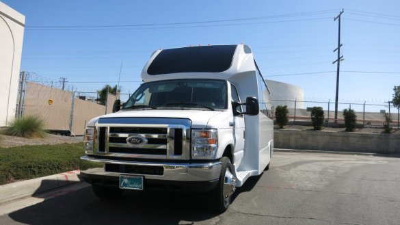 2018 Ford E-450 Super Duty Shuttle Bus for Sale in CARSON, CA - Photo 2