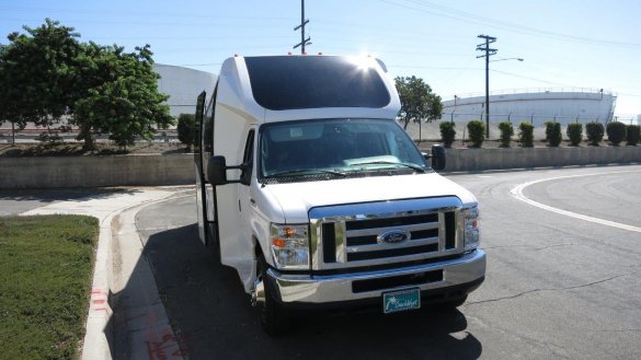 2018 Ford E-450 Super Duty Shuttle Bus for Sale in CARSON, CA - Photo 3