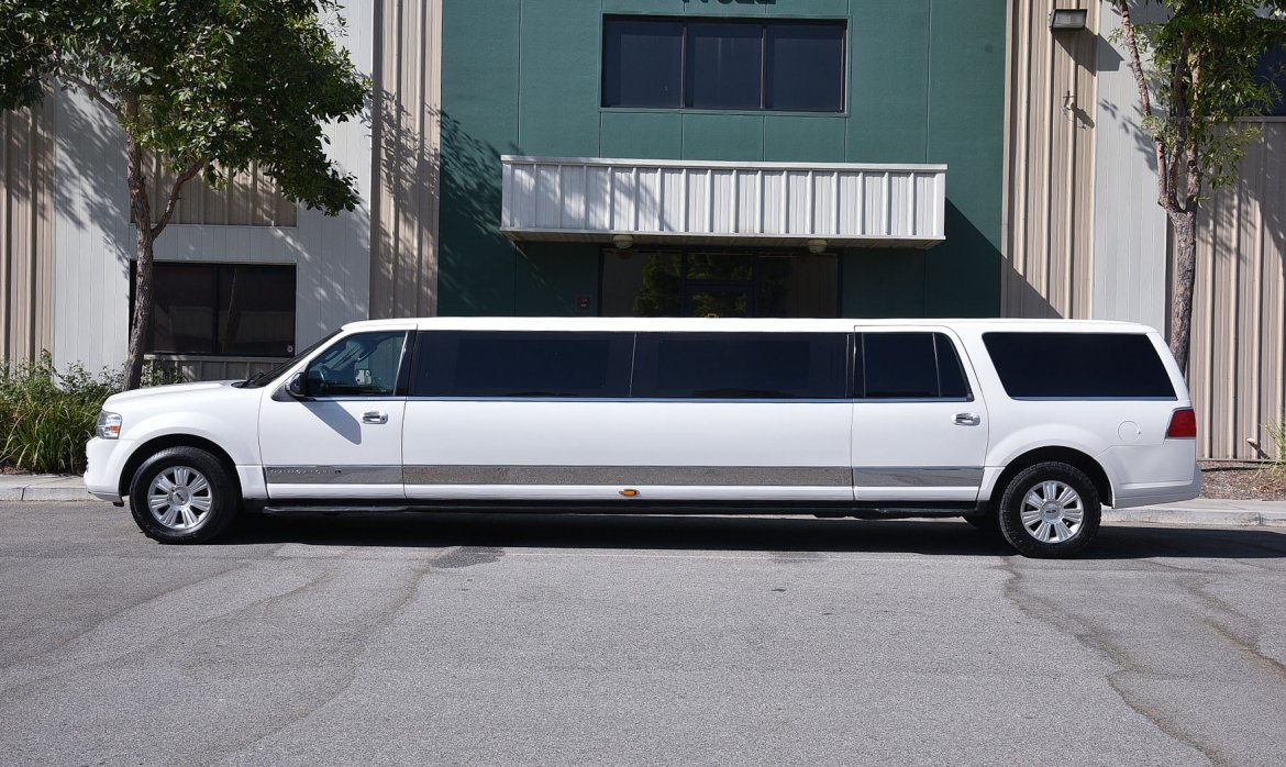 SUV Stretch for Sale in Fontana, CA - Photo 4