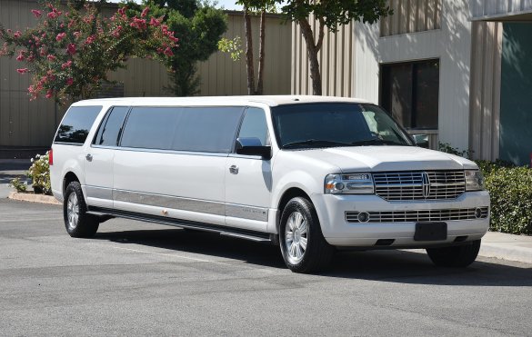 2013 Lincoln Navigator SUV Stretch for Sale in Fontana, CA - Main Photo