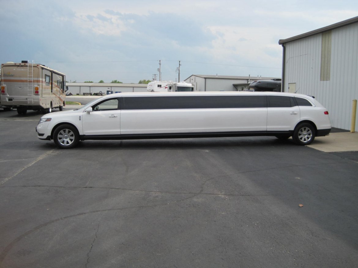 Limousine for Sale in Ozark, MO - Photo 2