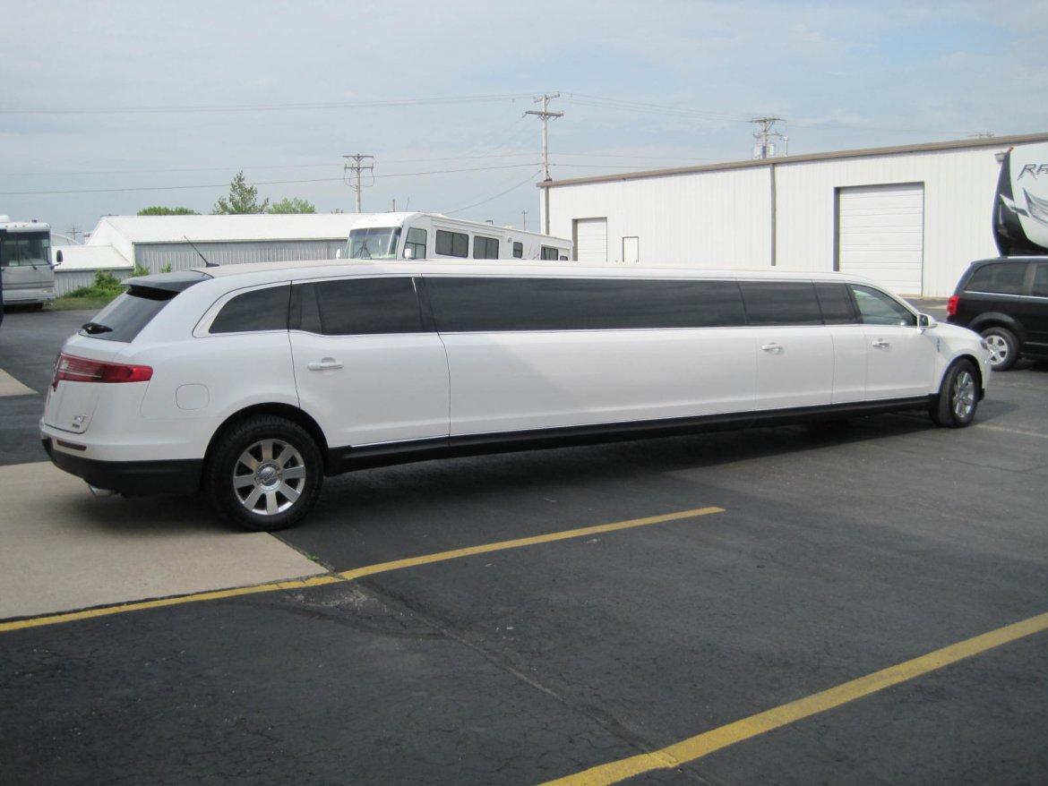 Limousine for Sale in Ozark, MO - Photo 9