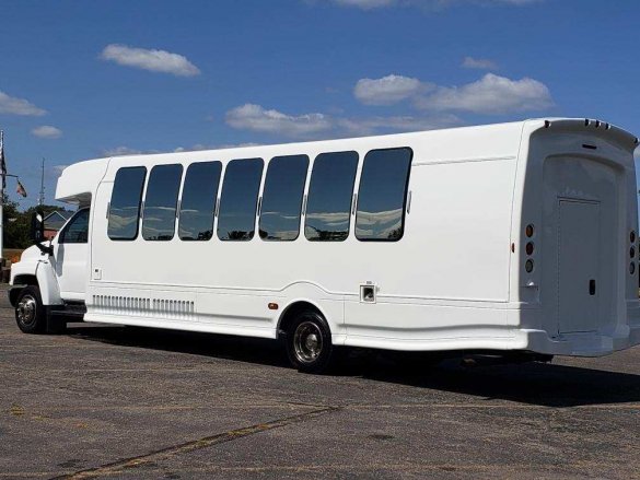 2008 Chevrolet 5500 Limo Bus for Sale in Fontana, CA - Photo 2