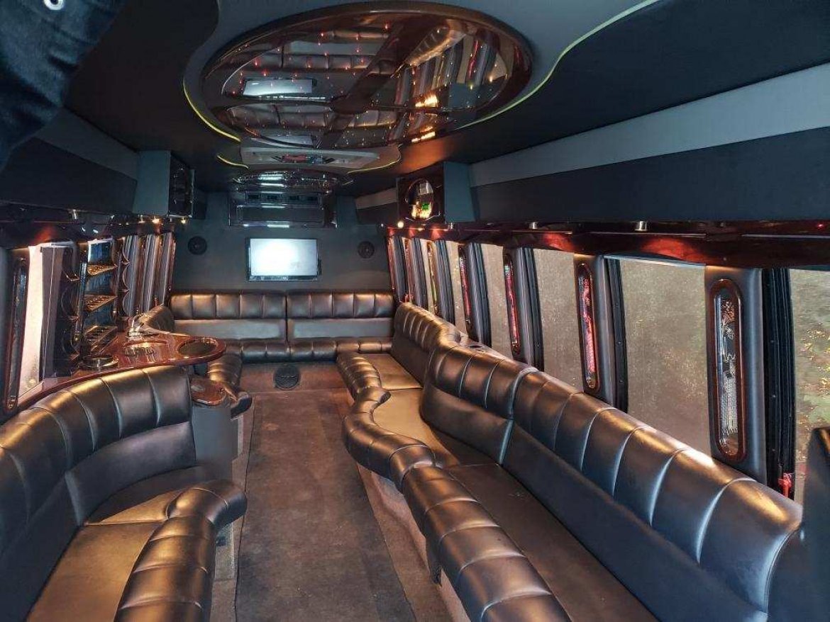 Limo Bus for Sale in Fontana, CA - Photo 7