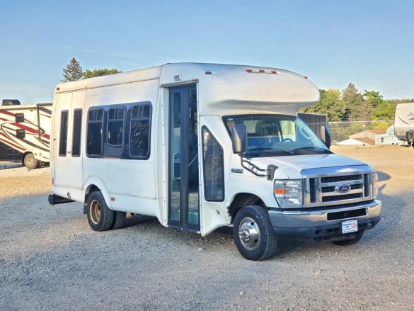 2010 Ford E-450 Shuttle Bus for Sale in North Canton, OH - Photo 2