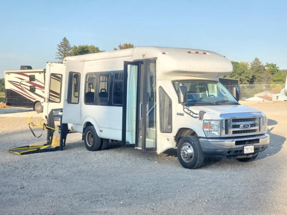 2010 Ford E-450 Shuttle Bus for Sale in North Canton, OH - Photo 3