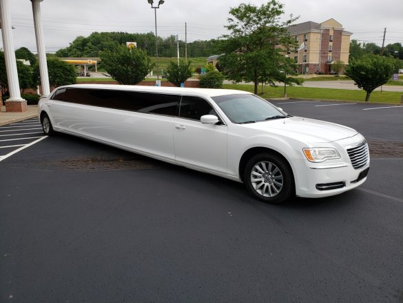 2014 Chrysler 300 Limousine for Sale in North East, PA - Photo 3