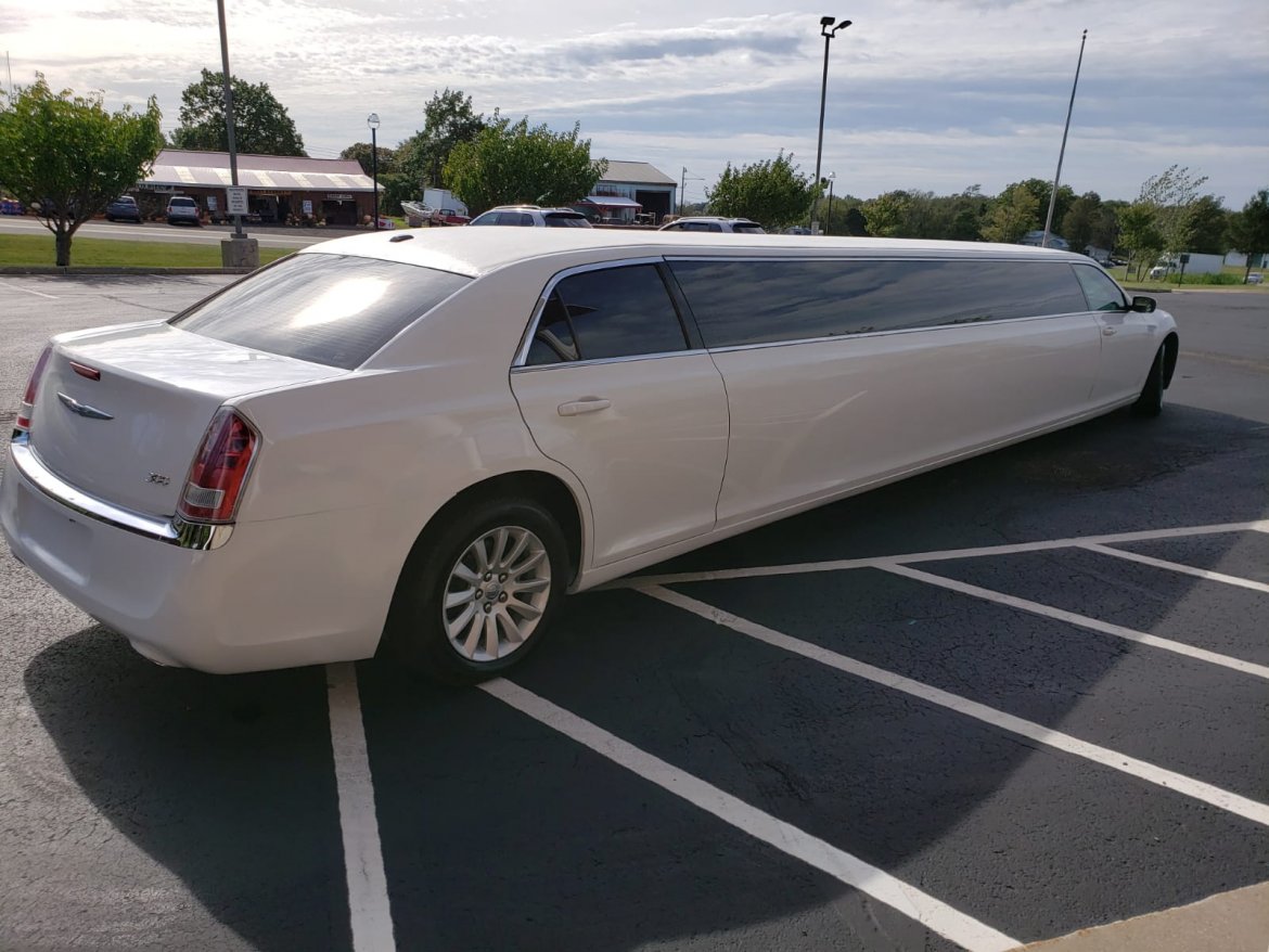 Limousine for Sale in North East, PA - Photo 8